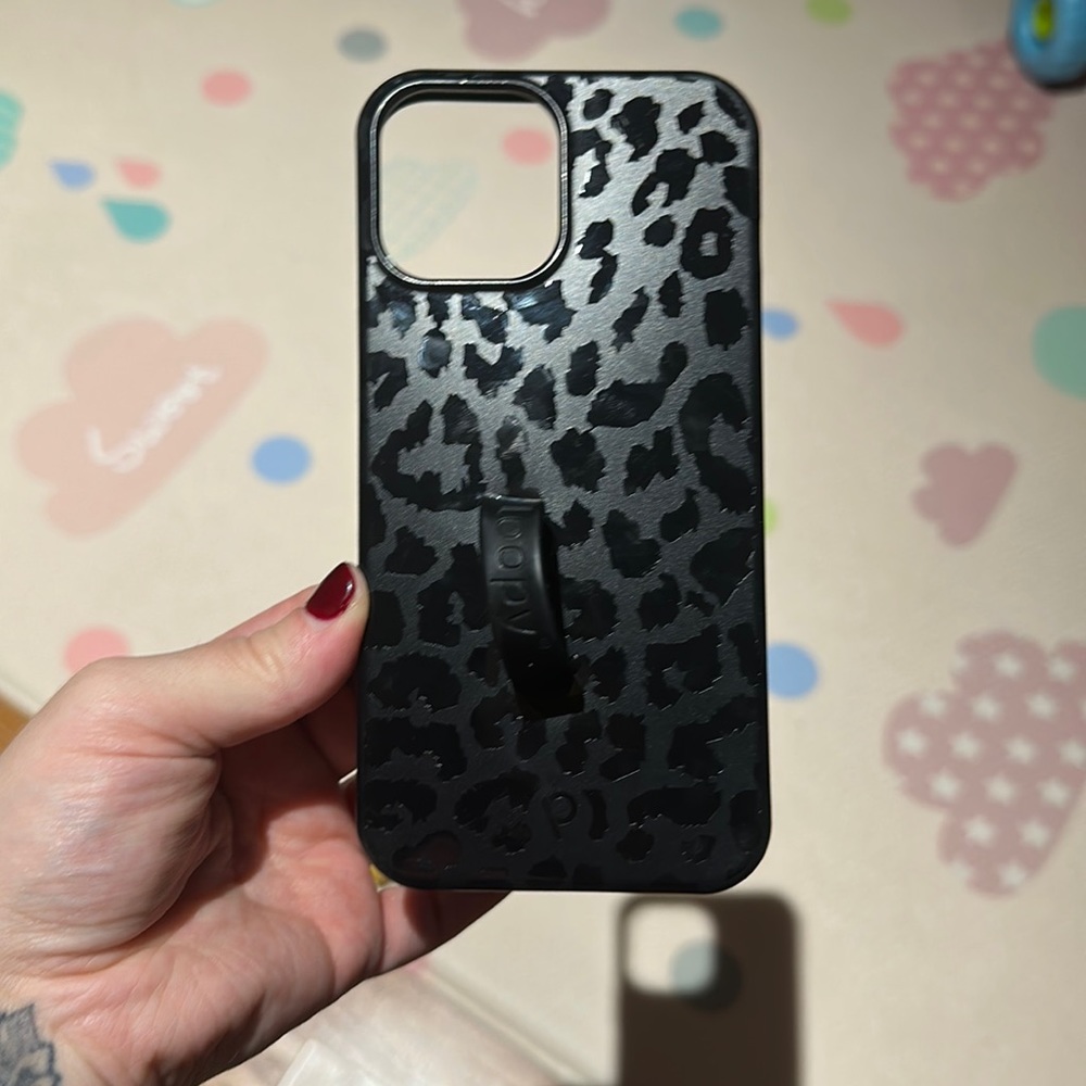 iPhone 12 Pro Max black leopard loopy case